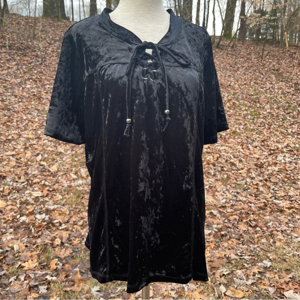 POL Black Lace Up Crushed Velvet Blouse Short-sleeve Hi-lo Hem Size Medium